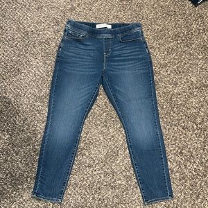 Levi totally shaping pull-on skinny jeans 14 short